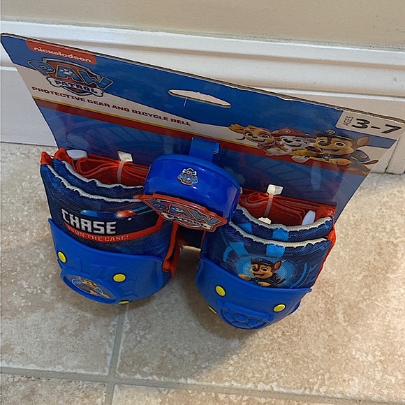 Paw Patrol Elbow & Knee Pads with Bell - Picture 4 of 4